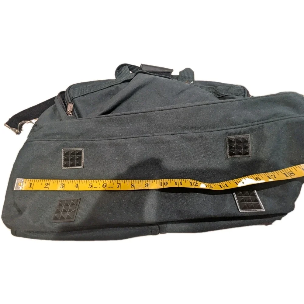 Vintage Ricardo Beverly Hills Forest Green Canvas Duffel Travel Carry On Bag‎